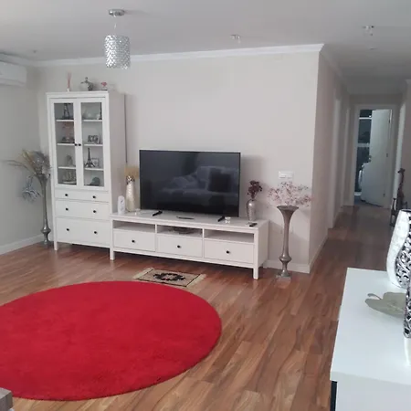 Eden Apartment *